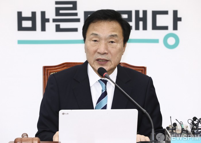 [서울=뉴스핌] 이한결 기자 = 손학규 바른미래당 대표가 지난 8월 19일 오전 서울 여의도 국회에서 열린 제134차 최고위원회의에서 모두 발언을 하고 있다. 2019.08.19  alwaysame@newspim.com