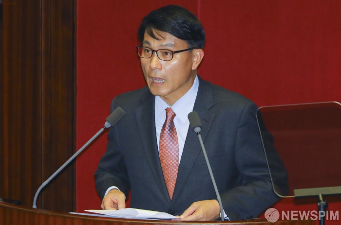 [서울=뉴스핌] 최상수 기자 = 윤상현 국회 외교통일위원회 위원장. 2019.10.28 kilroy023@newspim.com