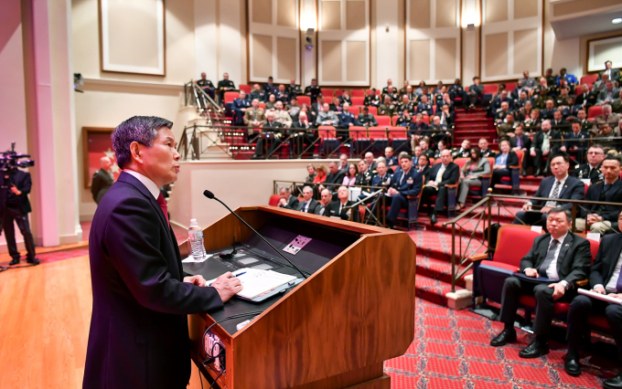 한미국방장관회담 차 방미 중인 정경두 국방부 장관은 26일(현지시간) 미국 워싱턴 D.C.에 위치한 미국 국방대학교를 방문해 국방대 재학생과 교직원을 대상으로 연설을 했다. [사진=국방부]