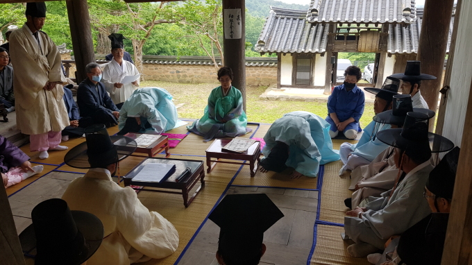 단성향교 성년의날 행사 모습 [사진=산청군] 2020.05.25 lkk02@newspim.com