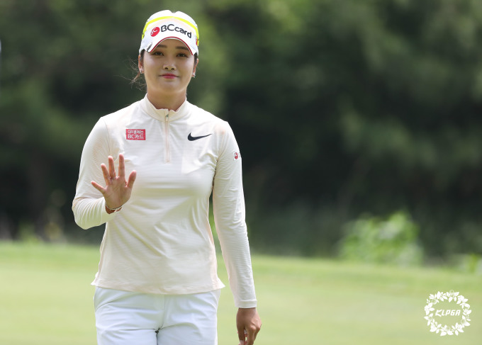 한진선은 사흘내내 선두를 내달렸지만 마지막날 1오버파에 그쳐 4위로 대회를 마무리했다. [사진= KLPGA]