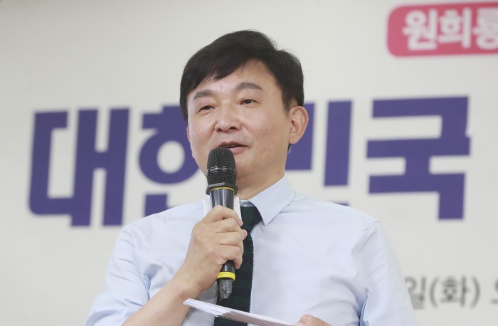 [서울=뉴스핌] 이형석 기자 = 원희룡 제주도지사가 9일 오전 서울 여의도 국회 의원회관에서 열린 대한민국 미래혁신포럼에서 특별강연을 하고 있다. 2020.06.09 leehs@newspim.com