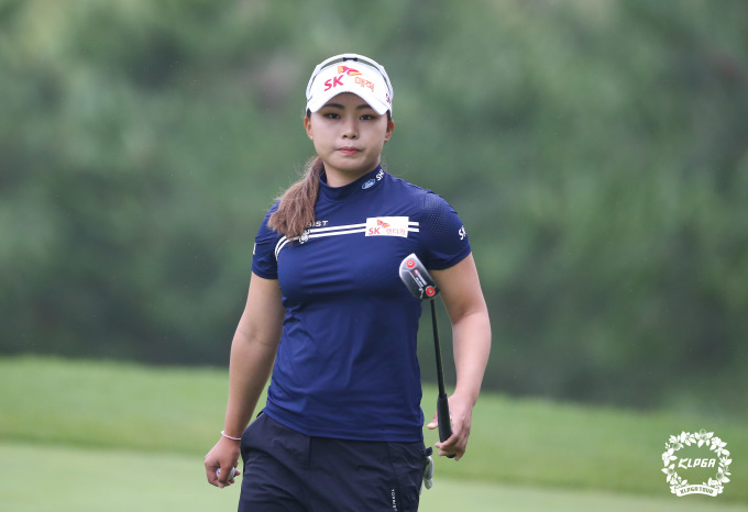 1타차 공동2위에 자리한 김지영2. [사진= KLPGA]