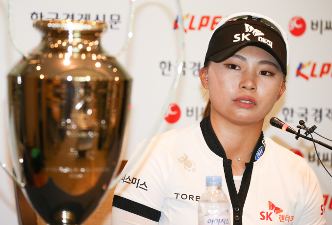우승 인터뷰 하는 김지영2. [사진= KLPGA]