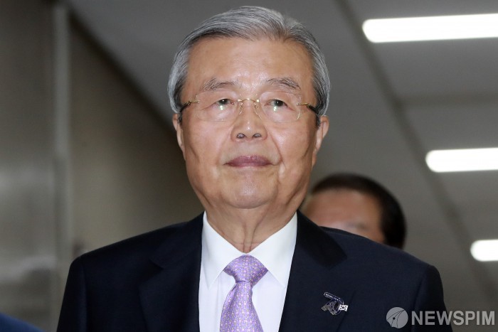 [서울=뉴스핌] 이형석 기자 = 김종인 미래통합당 비상대책위원장이 지난달 24일 오전 서울 여의도 국회에서 열린 비상대책위원-중진의원 연석회의에 참석하고 있다. 2020.06.24 leehs@newspim.com