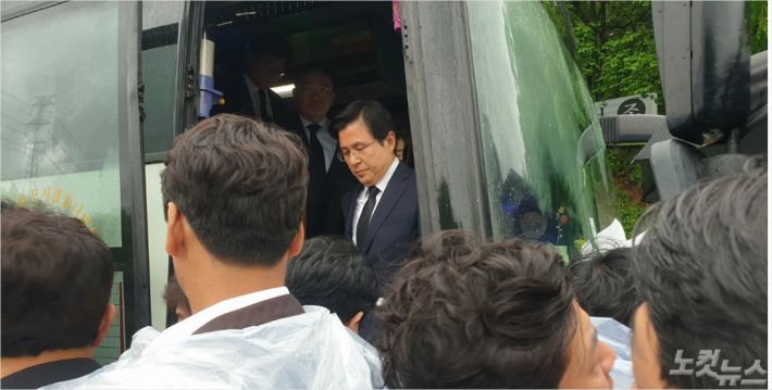 자유한국당 황교안 대표가 518 민주화운동 39주년 기념식에 참석하기 위해 국립 518 민주묘지를 찾았다(사진=광주CBS 박요진 기자)