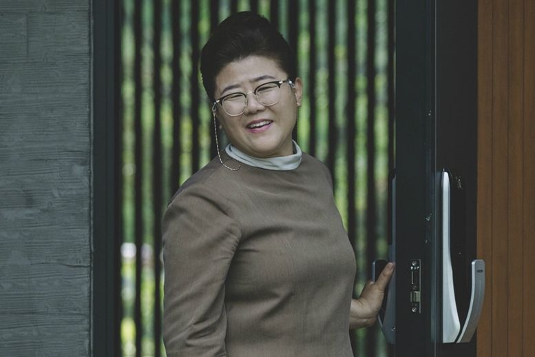 지난 11일 오후, 서울 종로구 삼청동의 한 카페에서 '기생충' 문광 역 배우 이정은을 만났다. (사진=㈜바른손E&A 제공)