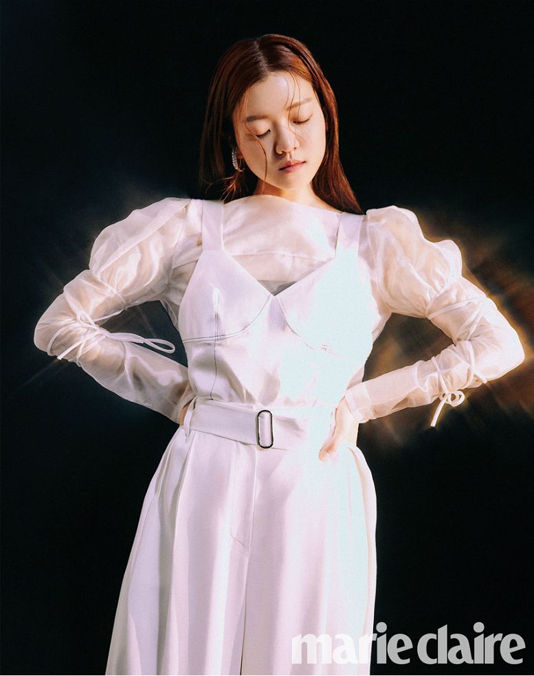 배우 고아성의 패션 매거진 '마리끌레르 BIFF(부산국제영화제) 스페셜 에디션' 화보 (사진=마리끌레르 제공)