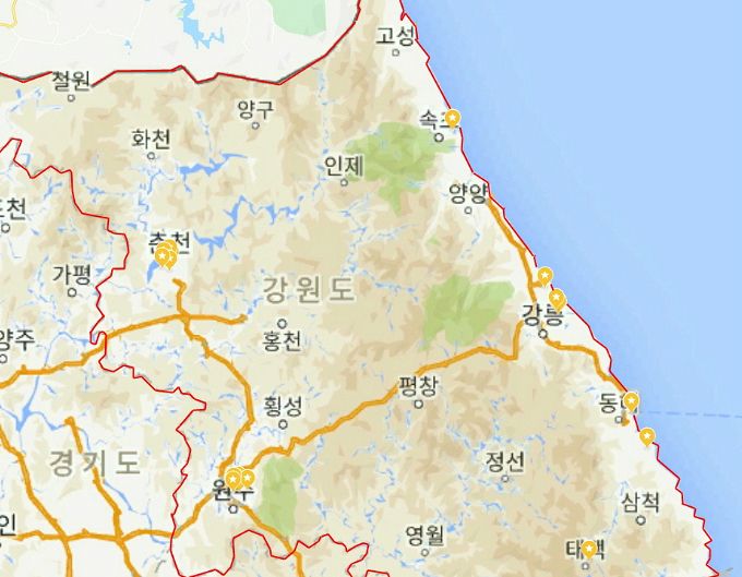 빨간 선으로 나눈 지역이 강원도내 권역으로, 구글맵스를 이용해 도내에 위치한 21곳의 분만 산부인과를 별표모양으로 표시했다. (사진=구급맵스 발췌)