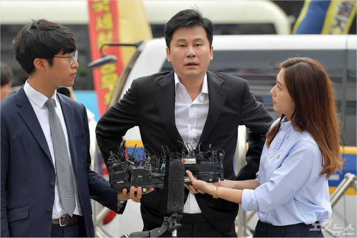 상습도박 및 외국환거래법 위반 혐의를 받고 있는 양현석 전 YG엔터테인먼트 대표가 2019년 8월 29일 오전 서울 중랑구 묵동 서울지방경찰청 지능범죄수사대에 피의자 신분으로 출석하고 있다. (사진=자료사진)