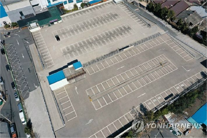 대구 시내 한 대형 결혼식장 주차장이 텅 비어 있다. (사진=연합뉴스)