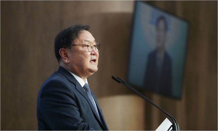 더불어민주당 김태년 의원이 28일 서울 여의도 국회 소통관에서 원내대표 출마 기자회견을 하고 있다.(사진=연합뉴스)