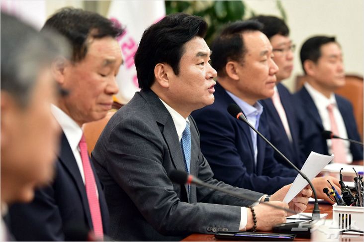 미래한국당 원유철 대표가 지난 4월 24일 오전 국회에서 열린 당 최고위원의에서 모두발언을 하고 있다. (사진=윤창원 기자)