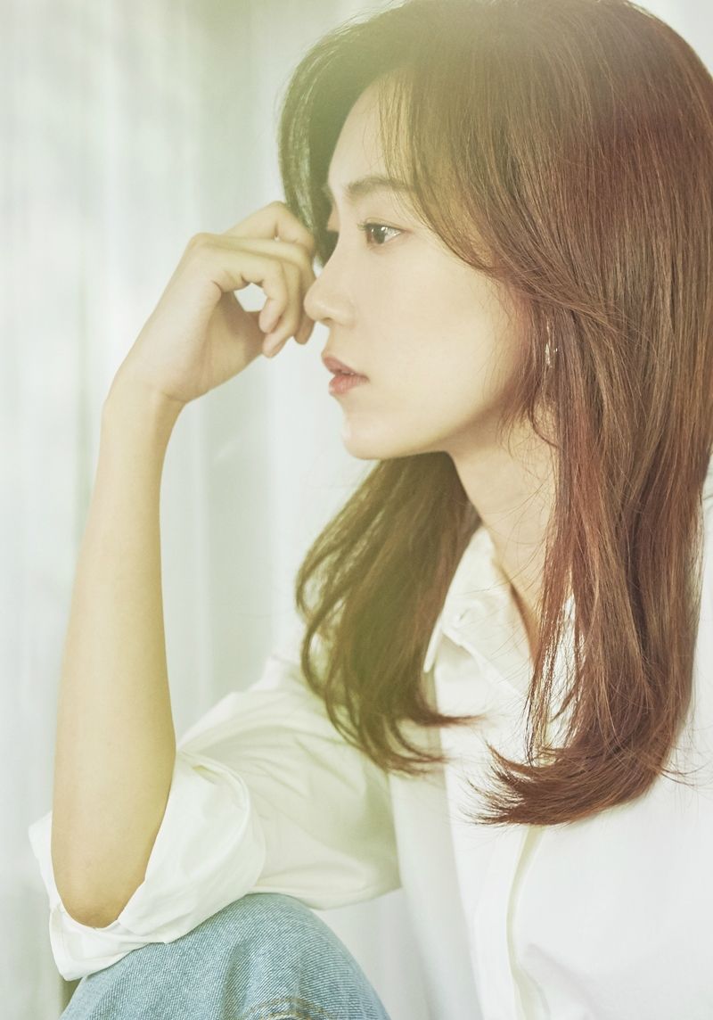 신현빈은 미술이론을 전공했다. 24살 때 처음 연기를 시작해 이듬해 영화 '방가?방가!'로 데뷔했다. 올해로 데뷔 10주년을 맞았다. (사진=최성현스튜디오 제공)