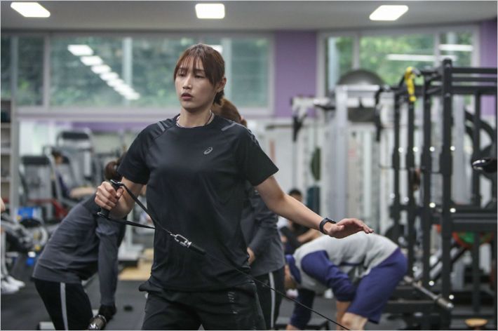 11년 만에 친정팀 흥국생명으로 복귀한 김연경은 14일 팀 훈련에 합류해 새 시즌을 향한 본격적인 몸만들기를 시작했다.(사진=흥국생명 핑크스파이더스)