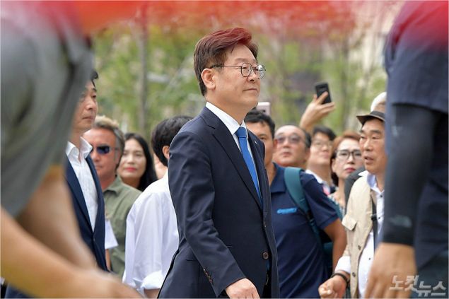 이재명 경기도지사가 6일 수원고등법원에서 열린 항소심 선고 공판에 출석하고 있다. 2019/09/06 박종민기자