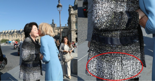 문재인 대통령 부인 김정숙 여사가 지난해 15일(현지시간) 에마뉘엘 마크롱 대통령의 부인인 브리지트 마크롱 여사와 프랑스 파리 루브르 박물관 인근서 만나 인사하는 모습. 연합뉴스