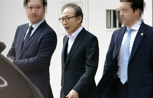 이명박 전 대통령이 지난 6일 항소심 공판에서 보석을 허가 받아 서울동부구치소를 빠져나가고 있다. 하상윤 기자