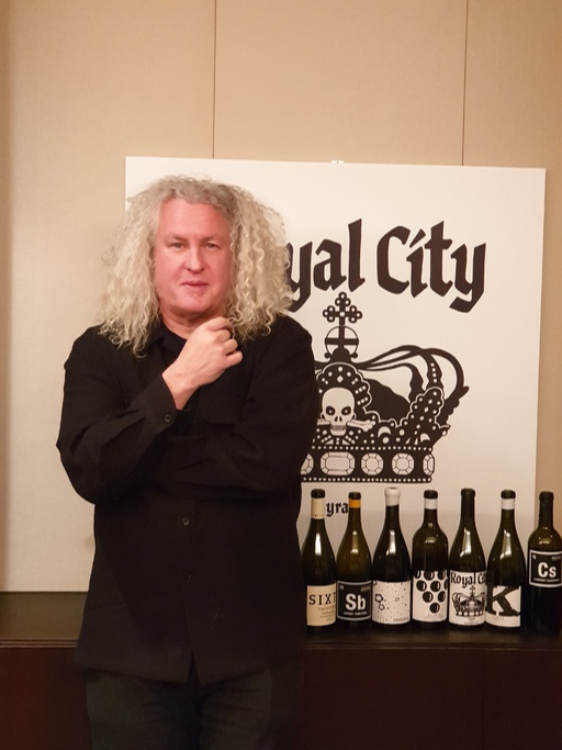 케이 빈트너스 찰스 스미스