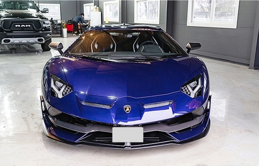 16일 중고차 쇼핑몰 보배드림에 매물로 등록된 슈퍼카 람보르기니 아벤타도르 SVJ 모델 전면부. 보배드림 제공