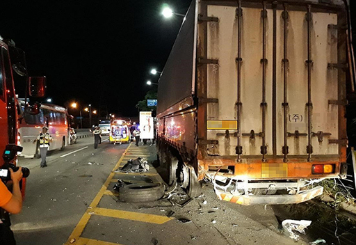 뮤지컬 연출가 황민씨의 교통사고 현장. 경기 구리소방서 제공