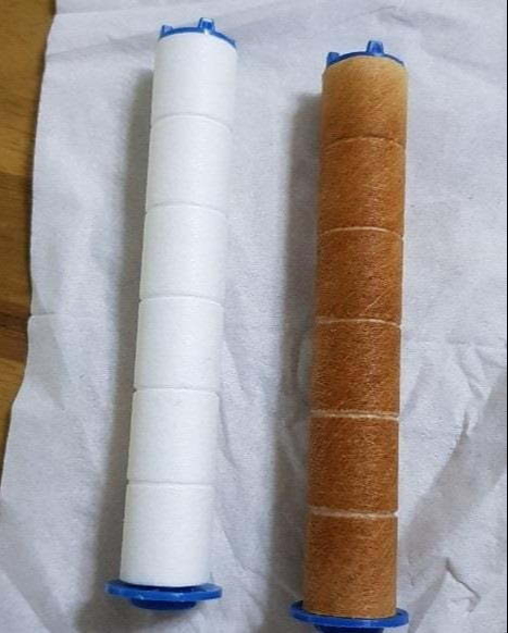 붉은 수돗물로 오염된 필터. 인천서구평화복지연대 제공