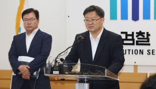 제주지검 장기석 차장검사가 고유정 기소 관련 브리핑을 하고 있다. 연합뉴스