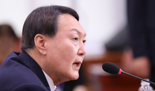 윤석열 검찰총장 인사청문회가 열린 8일 오후 서울 여의도 국회 법제사법위원회 회의실에서 윤 후보자가 의원들의 질의에 답하고 있다. 뉴시스