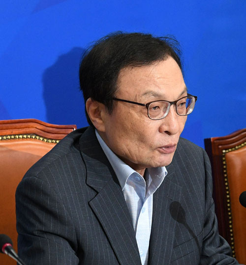 더불어민주당 이해찬 대표가 11일 국회에서 열린 당 일본경제보복대책특별위원회 첫 회의에서 모두발언을 하고 있다.허정호 선임기자