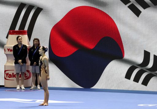 12일 광주 서구 염주종합체육관 아티스틱수영경기장에서 열린 '2019 광주세계수영선수권대회' 아티스틱수영 솔로테크니컬 루틴 예선전 출전한 한국 이리영이 연기를 마친 뒤 점수를 기다리고 있다. 뉴시스