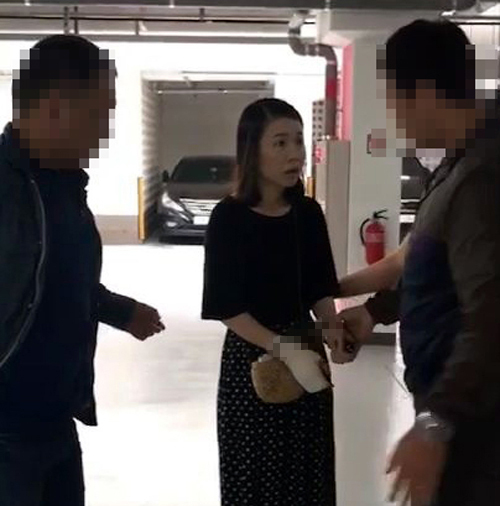 고유정이 지난 6월 1일 오전 10시 32분 충북 청주시 자신의 아파트 주차장에서 잠복 중이던 제주동부경찰서 형사팀 등에 의해 전 남편 강모(36)씨를 살해한 혐의로 긴급 체포되고 있다. 동영상 화면 캡처