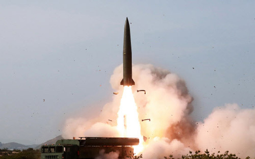 '북한판 이스칸데르' 미사일로 추정되는 전술유도무기. 평양 조선중앙통신=연합뉴스