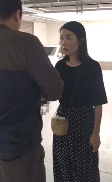 지난 6월1일 오전 10시32분쯤 충북 청주시의 한 아파트 지하주차장에서 제주동부경찰서 형사들에 의해 살인 등 혐의로 긴급체포되는 고유정의 모습. 세계일보 자료사진