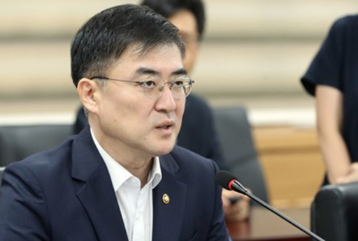 손병두 금융위원회 부위원장이 6일 오전 정부서울청사에서 증권사와 자산운용사, 애널리스트, 금융감독원, 한국거래소 등 관계자들이 참석한 가운데 열린 ‘증권시장 상황 점검을 위한 금융투자업계 간담회’를 주재하면서 발언하고 있다. 연합뉴스