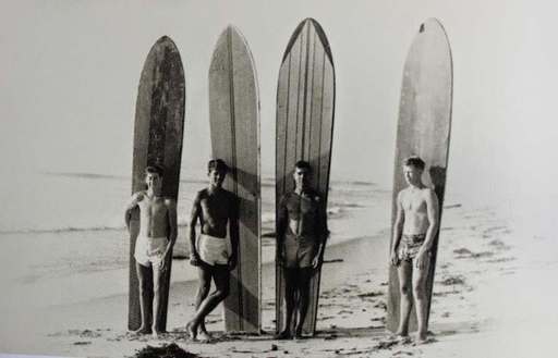 출처=99designs.com