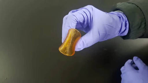 지난해 한국화학연구원이 개발한 자가치유 신소재. 출처=한국화학연구원