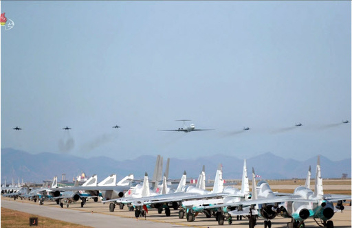 김 위원장의 전용기 ''참매-1호''가 전투기 호위를 받으며 비행하고 있다. 연합뉴스