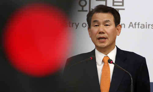 정은보 외교부 한미방위비분담 협상대표가 19일 오후 서울 세종대로 외교부에서 브리핑을 갖고 한미 방위비 분담금 협상 관련 정부 입장을 발표하고 있다. 뉴스1