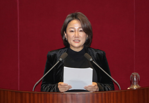 더불어민주당 이재정 대변인이 발언하고 있다. 뉴시스