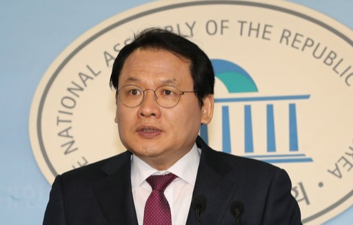 바른미래당 강신업 대변인. 연합뉴스