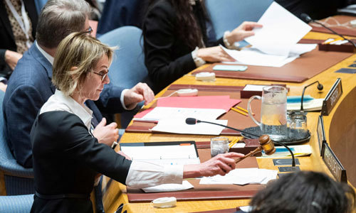 켈리 크래프트 유엔주재 미국 대사가 11일(현지시간) 뉴욕 유엔본부에서 북한의 미사일 도발 문제를 논의하기 위해 소집한 유엔 안전보장이사회(안보리) 회의를 주재하고 있다. 연합뉴스