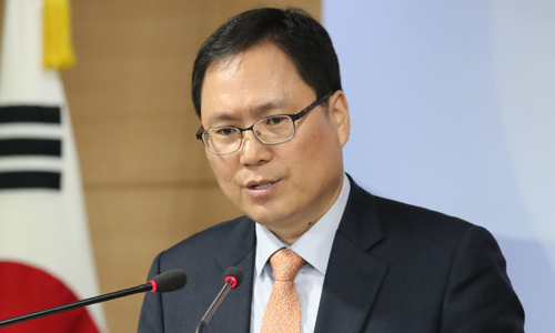 윤창호 금융위원회 금융산업국장이 16일 서울 종로구 정부서울청사에서 인터넷전문은행 신규인가 심사결과를 발표하고 있다. 뉴시스