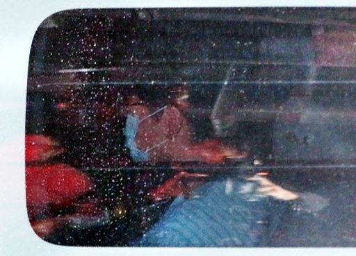 재활 치료 마친 박근혜 전 대통령(67)이 지난 3일 오후 서울 서초구 서울성모병원에서 서울구치소로 이동하고 있다. 뉴스1