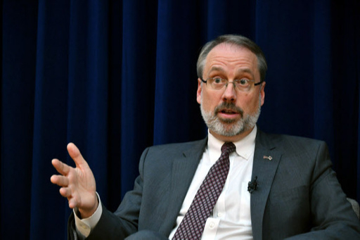 한미 방위비분담특별협정(SMA) 협상의 미국 수석대표인 제임스 드하트 국무부 선임보좌관이 18일 오후 서울 용산구 주한 미국대사관 공보과에서 내신 기자들을 대상으로 기자회견을 하고 있다. 사진공동취재단