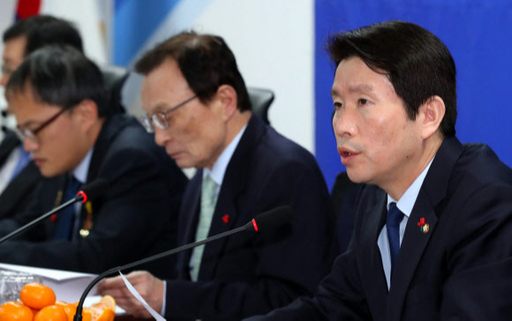 이인영 더불어민주당 원내대표가 20일 서울 여의도 국회 의원회관에서 열린 더불어민주당 확대간부회의에 참석해 현안관련 발언을 하고 있다. 뉴시스