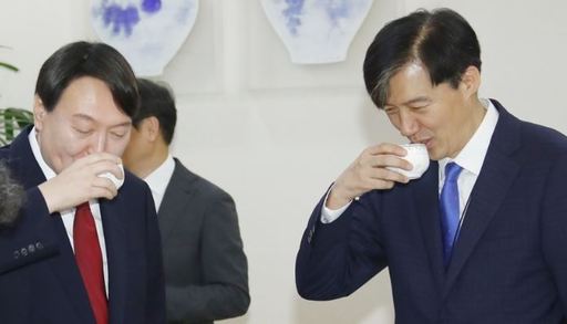 윤석열 검찰총장과 조국 전 법무부장관. 연합뉴스