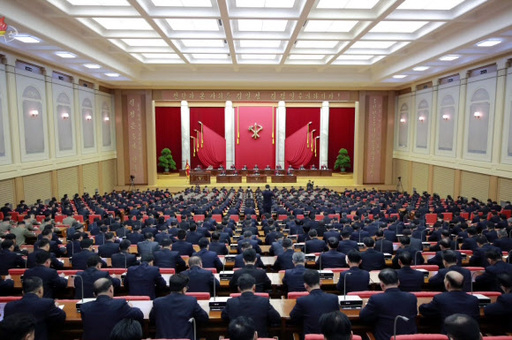 북한이 지난 28일 노동당 제7기 제5차 전원회의를 열어 ''국가 건설''과 ''국방 건설''에 관련된 중대한 문제를 토의했다고 조선중앙TV가 보도했다. 연합뉴스