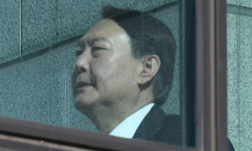 공수처법이 국회 본회의를 통과한 다음날인 31일 오전 서울 서초구 대검찰청에서 윤석열 검찰총장이 점심식사를 하기 위해 이동하고 있다. /2019.12.31/남정탁 기자