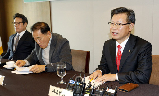 이양수 자유한국당 의원이 9일 오전 서울 중구 프레스센터에서 열린 중도·보수대통합 제2차 정당·시민단체 대표자 연석회의에서 모두발언을 하고 있다. 뉴스1