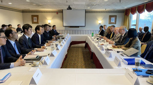 정은보 한·미방위비분담협상대사(왼쪽 첫번째)와 제임스 드하트 미 국무부 방위비분담협상대표가 14일(현지시간) 미국 워싱턴에서 열린 제11차 한·미방위비분담특별협정(SMA) 협상을 벌이고 있다. 뉴스1